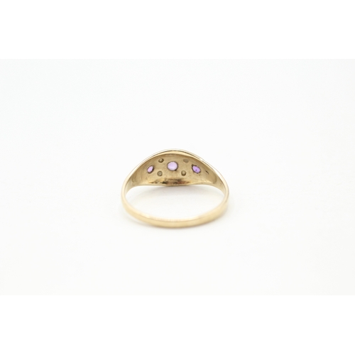 94 - 9ct gold amethyst and seed pearl flat setting ring (1.6g) Size O