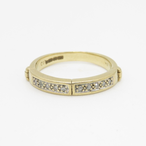 32 - 9ct gold diamond secret message 'I love you' ring (3.4g) Size P