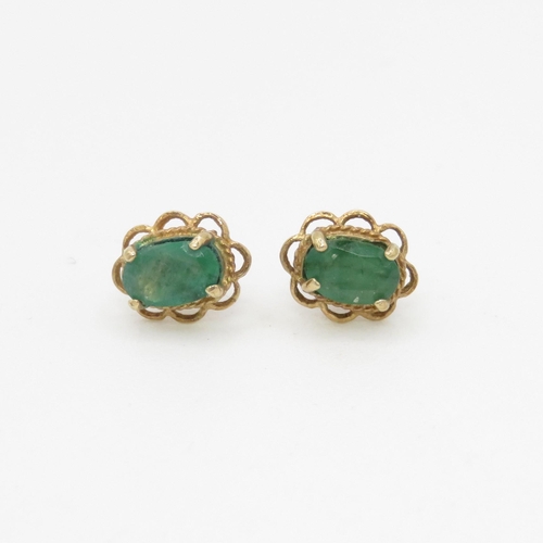 78 - 9ct gold emerald single stone stud earrings (0.9g)