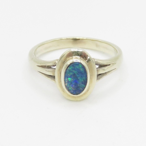 83 - 9ct gold opal doublet ring (3.4g) Size N