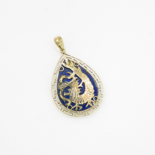 90 - 14ct gold lapis lazuli framed dragon pendant (3.2g)