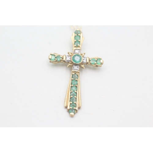 108 - 9ct gold diamond & emerald cross pendant necklace (1.6g)