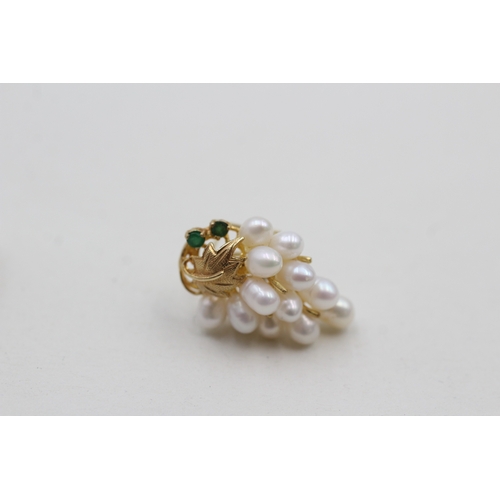 112 - 14ct gold cultured pearl and emerald grape earrings (6.3g)