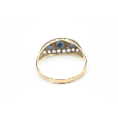 117 - 9ct gold sapphire and diamond flat setting ring (1.8g) Size R