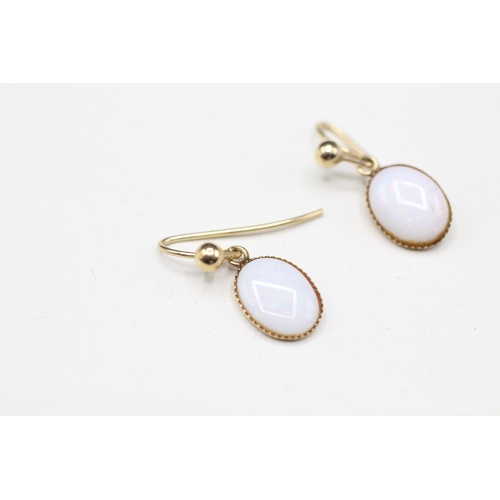 133 - 9ct gold opal drop earrings (0.8g)