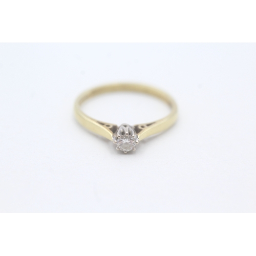 144 - 18ct gold diamond single stone ring (2.5g) Size O