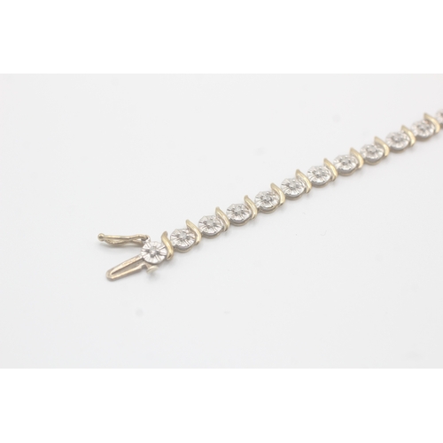 161 - 9ct gold diamond fancy link bracelet (5.8g)