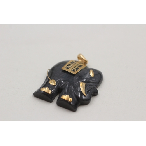 163 - 14ct gold black jade elephant pendant (7.5g)