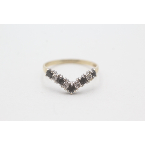 164 - 9ct gold diamond and sapphire chevron ring (1.5g) Size O