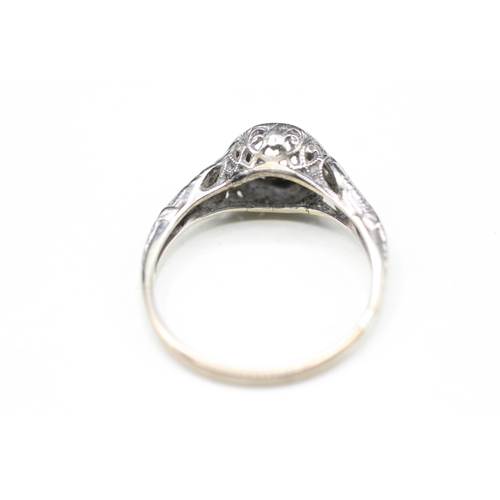 18 - 9ct white gold diamond shoulder ring setting only (2.7g) Size Q 1/2