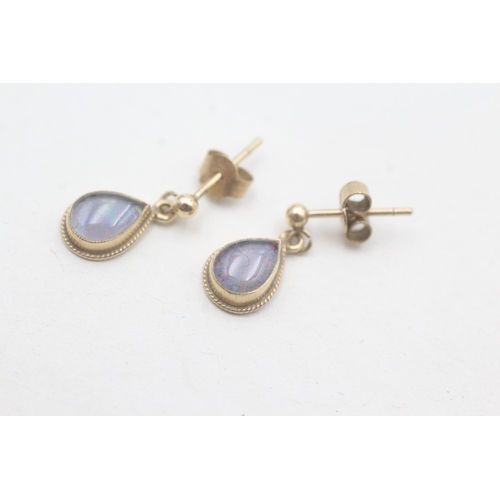 184 - 9ct gold vintage opal triplet drop earrings (1.1g)