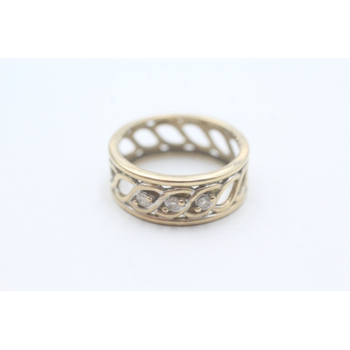 190 - 9ct gold diamond set openwork dress ring (3.2g) Size P