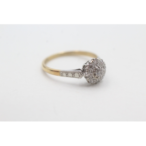 21 - 18ct gold vintage diamond cluster ring (2.4g) Size N