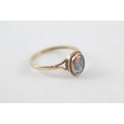 234 - 9ct gold vintage opal triplet dress ring (1.4g) Size P