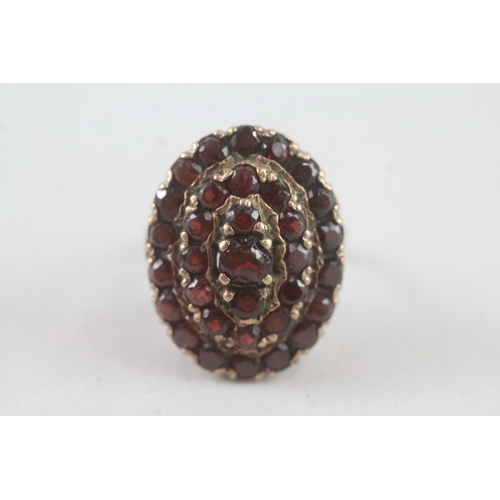 238 - 9ct gold vintage garnet dress ring (6.7g) Size N