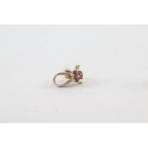 239 - 9ct gold ruby stud earrings (0.7g)