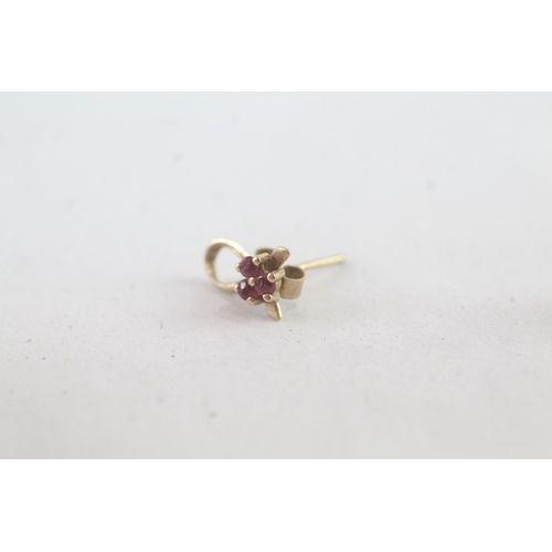 239 - 9ct gold ruby stud earrings (0.7g)