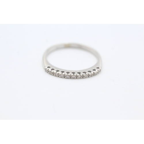 40 - 18ct gold diamond half eternity ring (2.2g) Size N