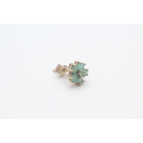 54 - 9ct gold emerald floral cluster stud earrings (0.9g)