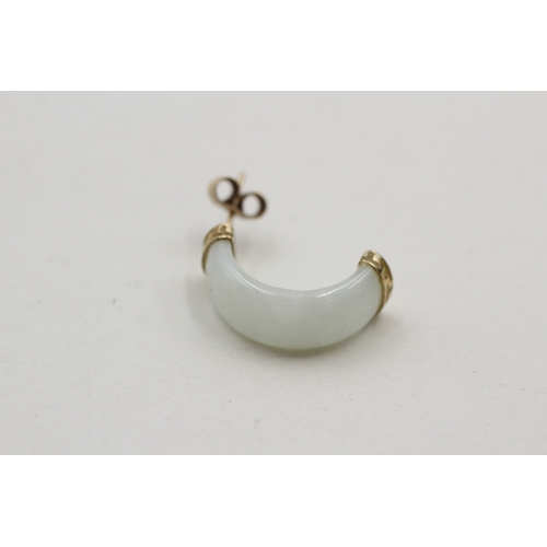 55 - 9ct gold jade c-hoop earrings (4.1g)