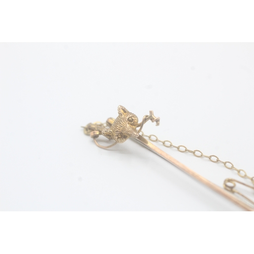 60 - 9ct gold fox head bar brooch with base metal pin (2g)