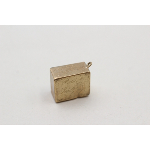 94 - 9ct gold emergency money charm (2.7g)