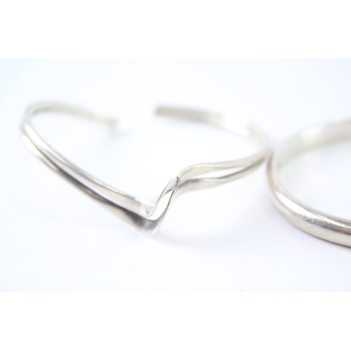 289 - Collection of Sterling Silver Bangles inc. Hot Diamond, Modernist x 3 80g