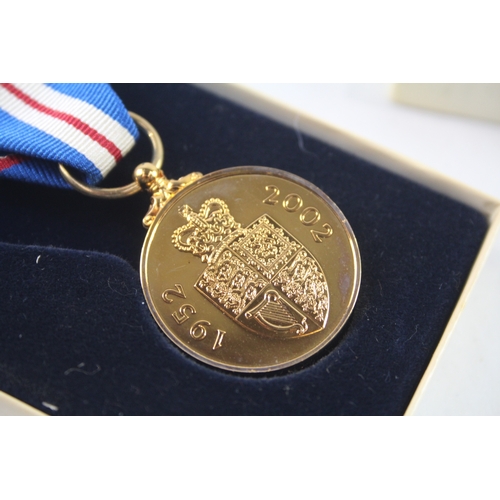 373 - Boxed ERII Queens Golden Jubilee Medal w/ COA