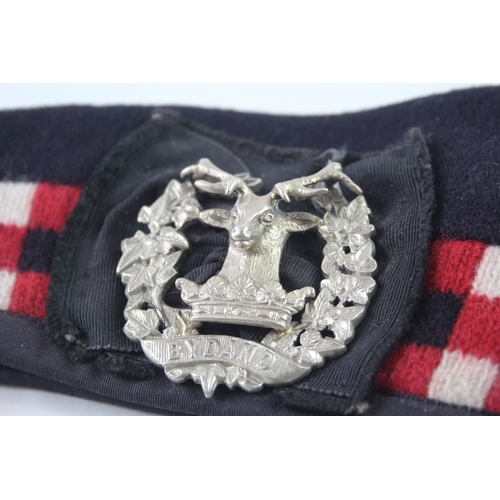 381 - Scottish Military Gordon Highlanders Glengarry w/ 3D Badge & Plaid Brooch