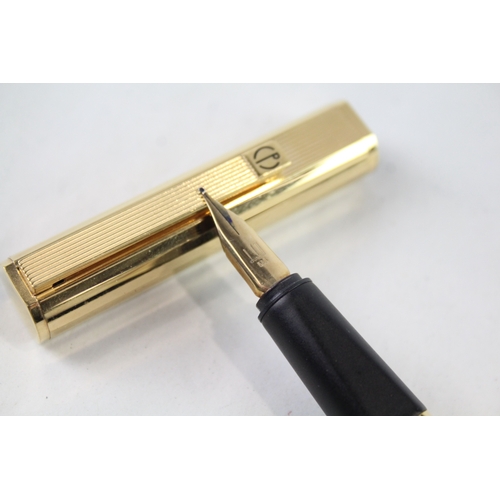 441 - Vintage Alfred DUNHILL Gold Plated Fountain Pen w/ 14ct Gold Nib WRITING