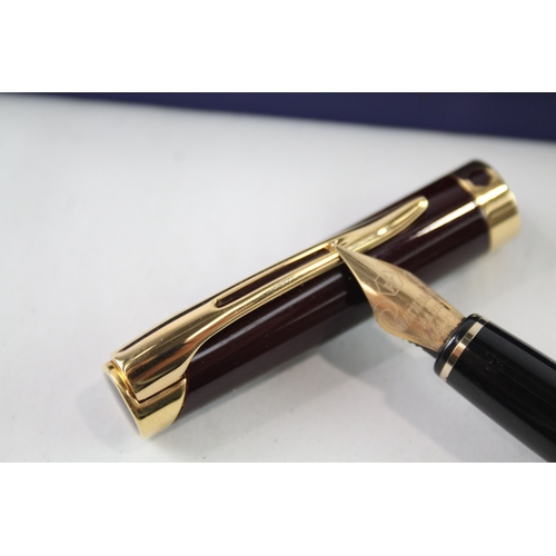 446 - Vintage Waterman 'Etalon Burgundy Lacquer Fountain Pen w/ 18ct Nib WRITING