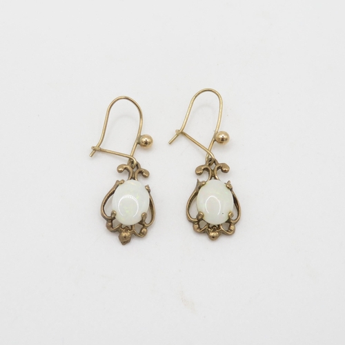 149 - 9ct gold opal drop earrings (2.3g)