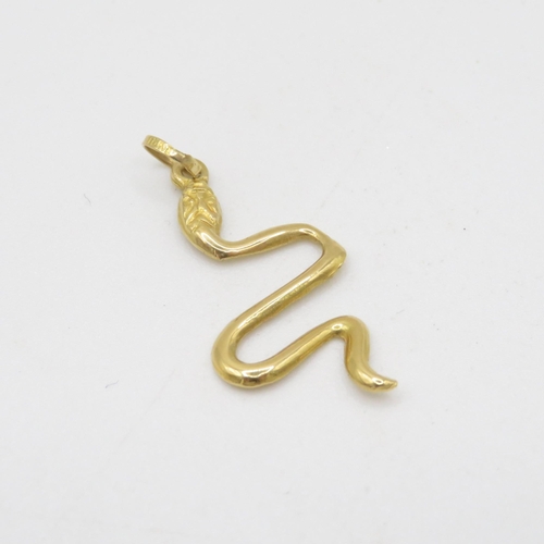 158 - 18ct gold snake pendant (0.6g)