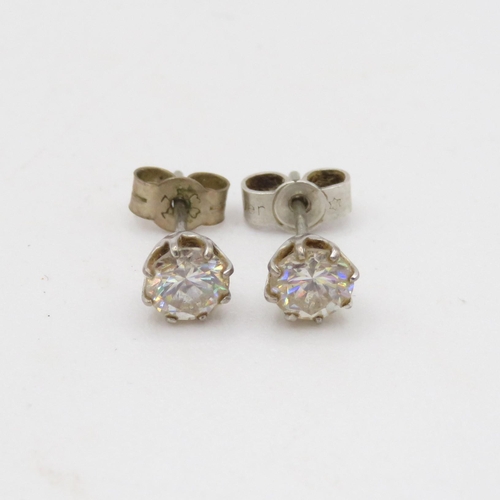 188 - 9ct white gold clear gemstone stud earrings (1.2g)