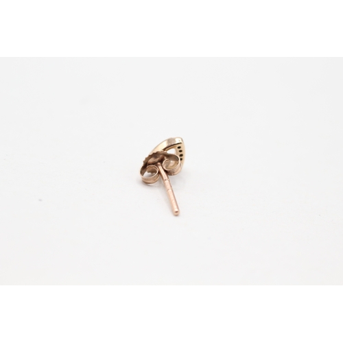 100 - 9ct gold and diamond stud earrings (0.7g)