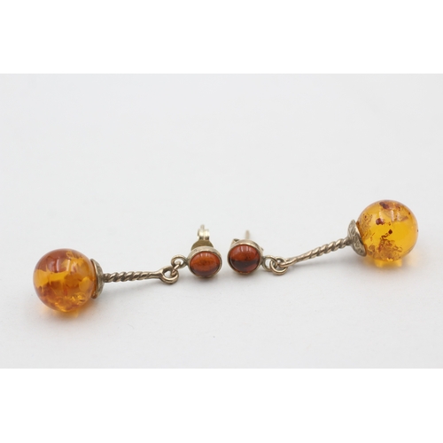 125 - 9ct gold baltic amber set drop earrings (4.6g)