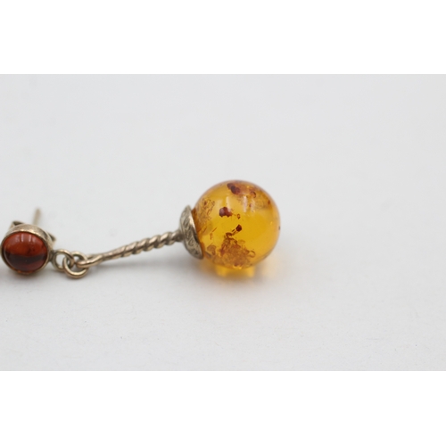 125 - 9ct gold baltic amber set drop earrings (4.6g)