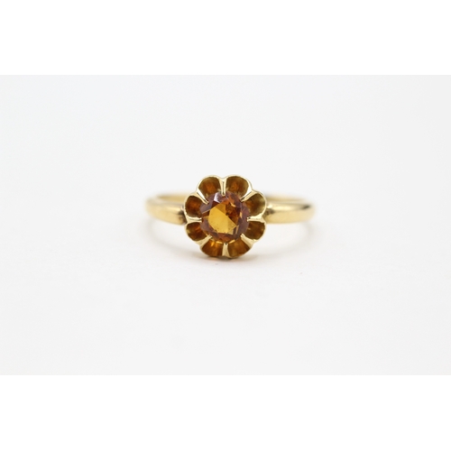 130 - 18ct gold and citrine ring (3.6g) Size Q