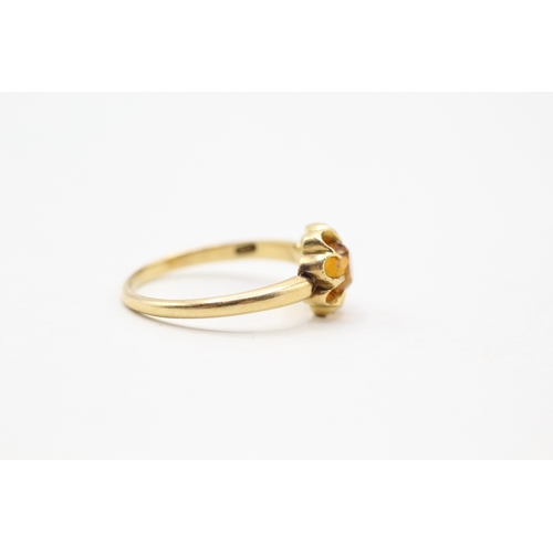 130 - 18ct gold and citrine ring (3.6g) Size Q