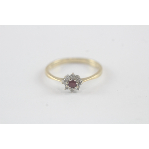 141 - 9ct gold ruby and cubic zirconia flower cluster ring (1.5g) Size N