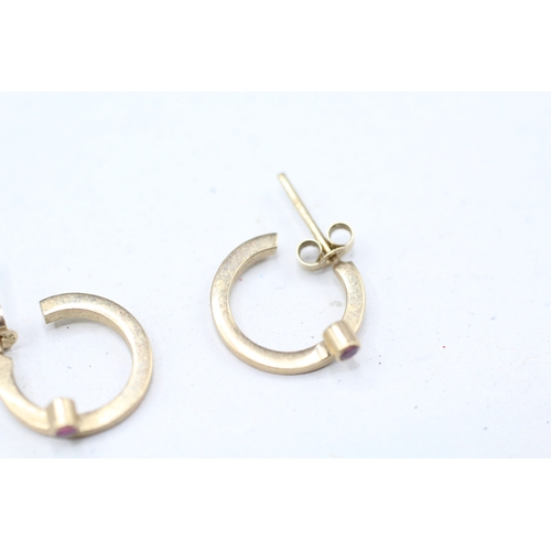 16 - 9ct gold ruby set hoop earrings (1.7g)