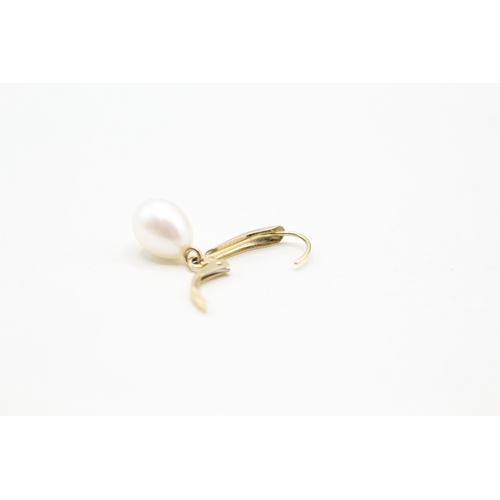 185 - 14ct gold cultured pearl lever back earrings (2.2g)