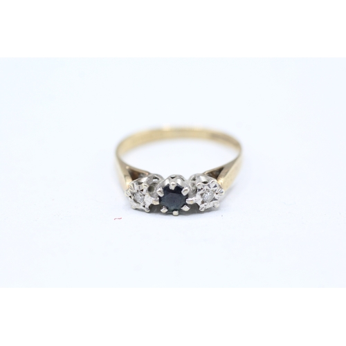 23 - 9ct gold illusion set diamond and sapphire trilogy ring (1.9g) Size M