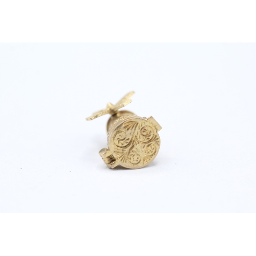 27 - 9ct gold opening windmill charm (2.6g)