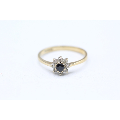 30 - 9ct gold diamond and sapphire cluster ring (1.4g) Size P