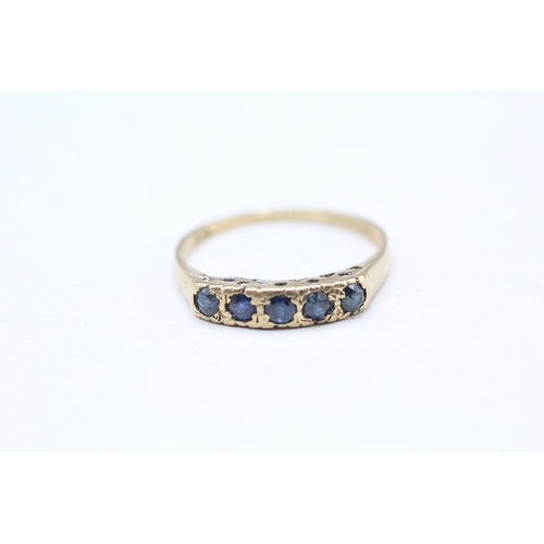 40 - 9ct gold sapphire set five stone ring (1.3g) Size N