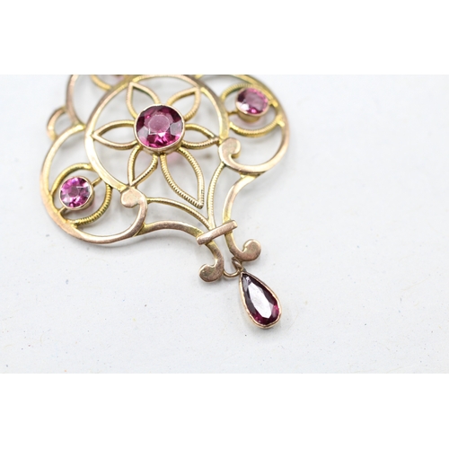 41 - 9ct gold garnet set lavaliere drop pendant with chain (3.9g)