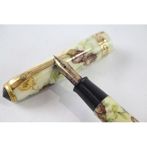 442 - Vintage Conway Stewart 27 Yellow Floral Fountain Pen w/ 14ct Gold Nib WRITING