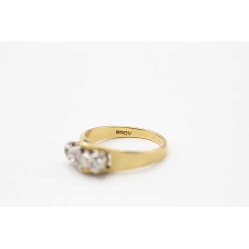 60 - 18ct gold diamond ring (3.2g) Size L