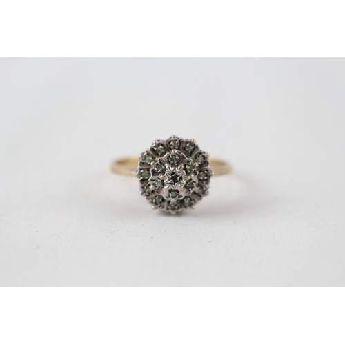 76 - 9ct gold vintage diamond cluster ring (2g) Size K